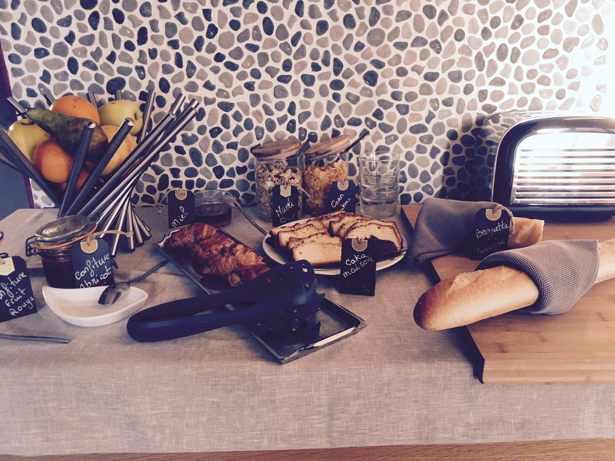 Saveurs De L'Abbaye Ξενοδοχείο Saintes Εξωτερικό φωτογραφία